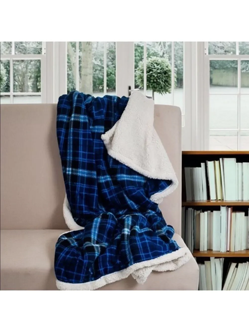 Plaid fleece and Sherpa throw 50x60 new